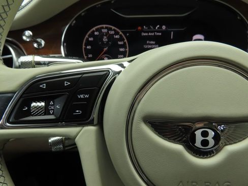 Certified 2020 Bentley Flying Spur W12 image 11