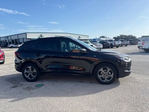 Used 2023 Ford Escape ST-Line w/ Tech Pack #1 AWD/4WD image 4