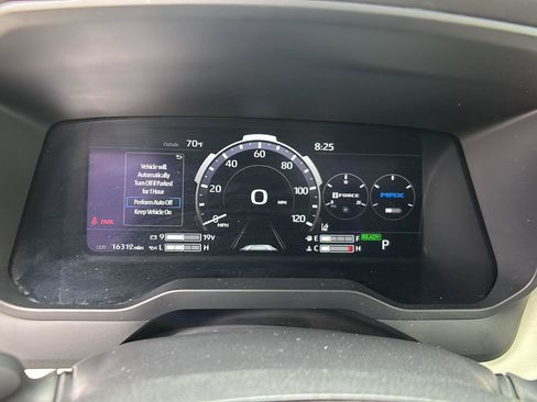 Used 2025 Toyota Sequoia Capstone AWD/4WD image 3