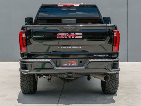 Used 2025 GMC Sierra 2500 Denali w/ Denali Reserve Package AWD/4WD image 8