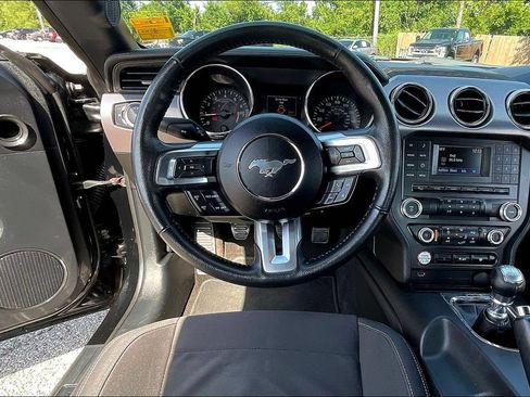 Used 2016 Ford Mustang Coupe RWD image 6
