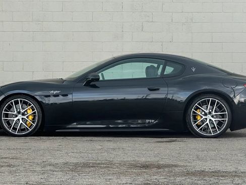 Used 2024 Maserati GranTurismo Trofeo AWD/4WD image 3