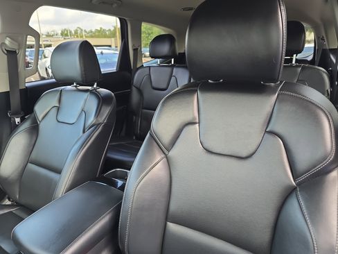 Certified 2025 Kia Telluride LX image 24