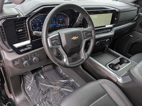 Used 2024 Chevrolet Silverado 3500 LTZ w/ LTZ Plus Package AWD/4WD image 2