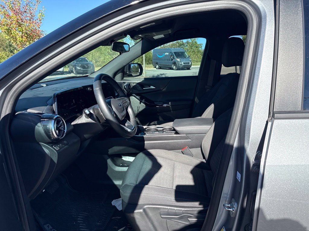 Used 2025 Chevrolet Equinox LT w/ Midnight Edition FWD image 33