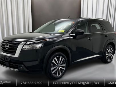 Certified 2022 Nissan Pathfinder Platinum w/ Cargo Package