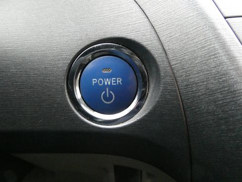 Used 2015 Toyota Prius Four image 21