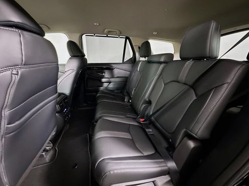 Certified 2026 Honda Pilot EX-L image 4
