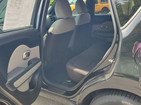 Used 2015 Kia Soul image 34