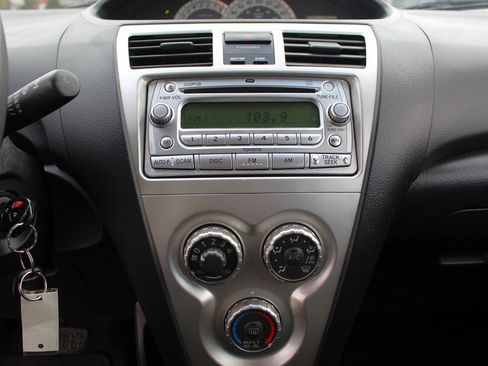 Used 2008 Toyota Yaris Sedan image 13