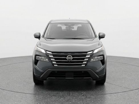 Used 2025 Nissan Rogue SV image 2