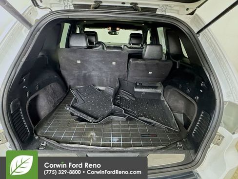 Used 2018 Jeep Grand Cherokee Limited image 27