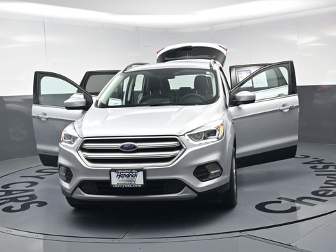 Used 2019 Ford Escape SEL image 20