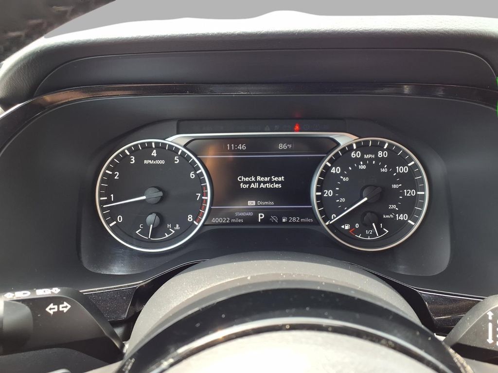 Used 2025 Nissan Pathfinder SL FWD image 4