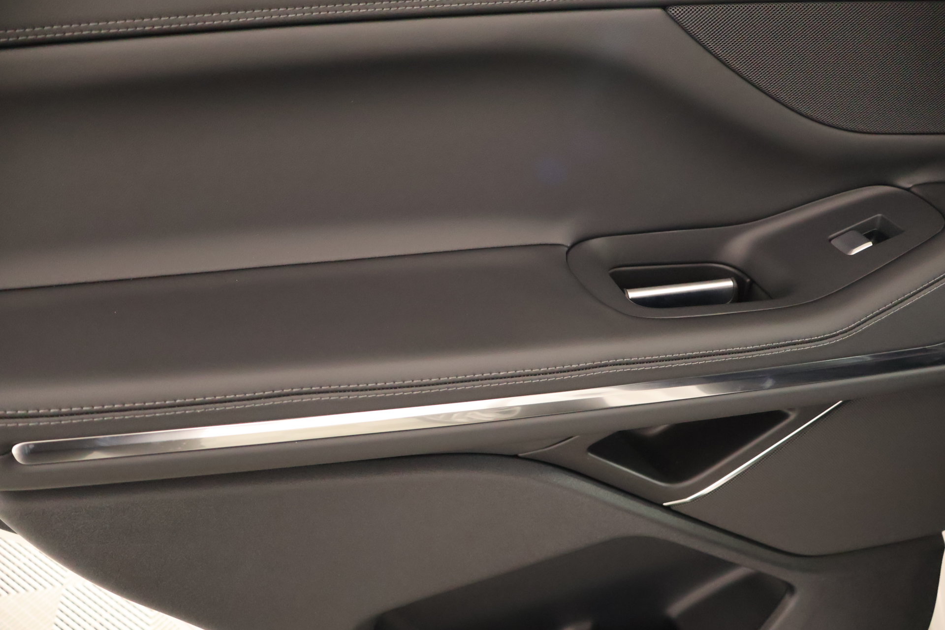New 2026 Lincoln Navigator Premiere AWD/4WD image 17