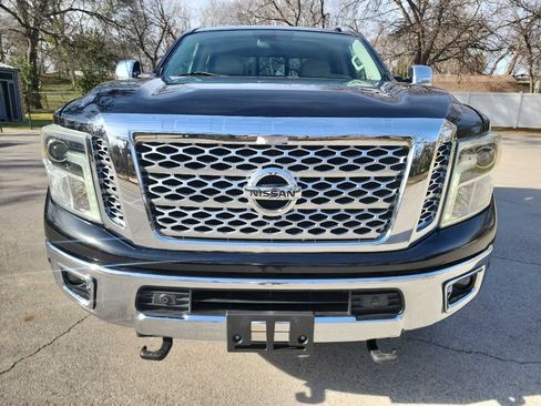 Used 2016 Nissan Titan SL image 4