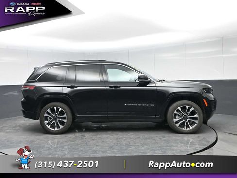 Used 2023 Jeep Grand Cherokee Overland w/ Luxury Tech Group IV AWD/4WD image 3