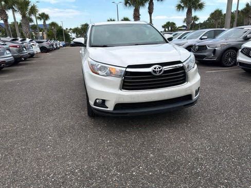 Used 2016 Toyota Highlander XLE FWD image 10