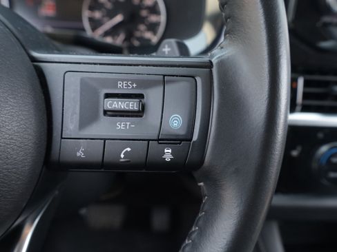 Used 2024 Nissan Pathfinder SV FWD image 19