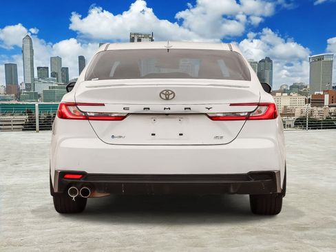 Used 2025 Toyota Camry SE FWD image 5