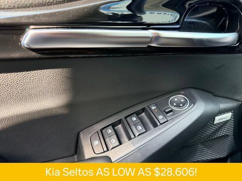 Used 2026 Kia Seltos SX AWD/4WD image 28