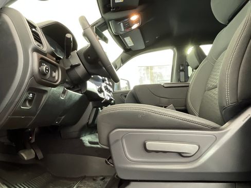 Used 2025 RAM 1500 Warlock AWD/4WD image 13
