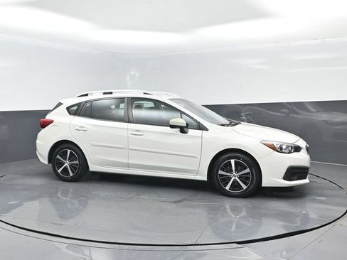 Used 2023 Subaru Impreza 2.0i Premium AWD/4WD image 2