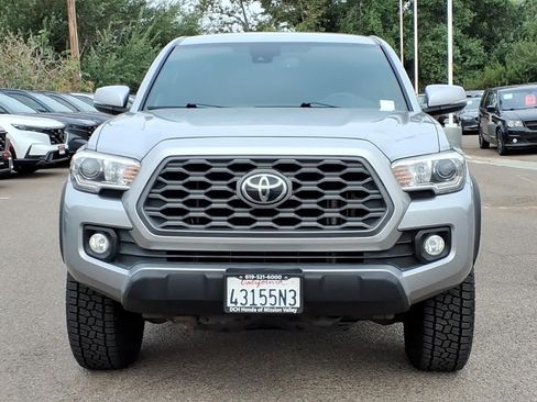 Used 2021 Toyota Tacoma TRD Off-Road w/ Technology Package AWD/4WD image 2