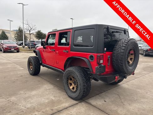 Used 2016 Jeep Wrangler Unlimited Rubicon w/ Connectivity Group image 7