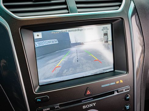 Used 2017 Ford Explorer Sport image 19