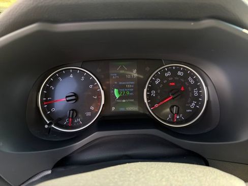Used 2020 Toyota RAV4 LE w/ All Weather Liner Package AWD/4WD image 10