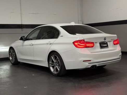 Used 2018 BMW 330e 330e iPerformance image 10
