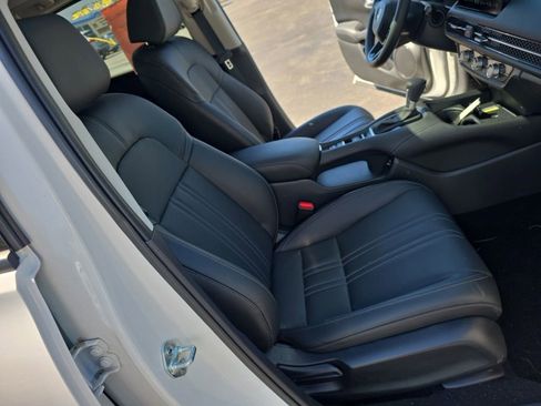 Certified 2025 Honda HR-V EX-L image 24
