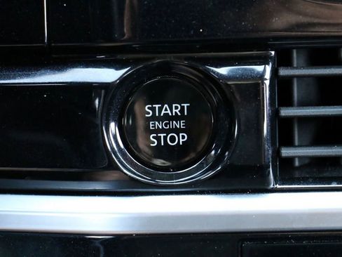Used 2025 Nissan Pathfinder SV FWD image 13