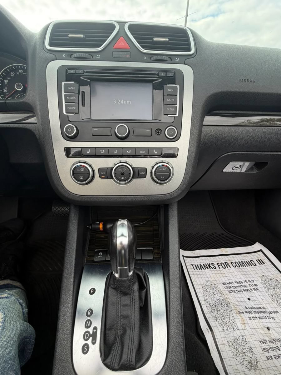 Used 2013 Volkswagen Eos Lux FWD image 19