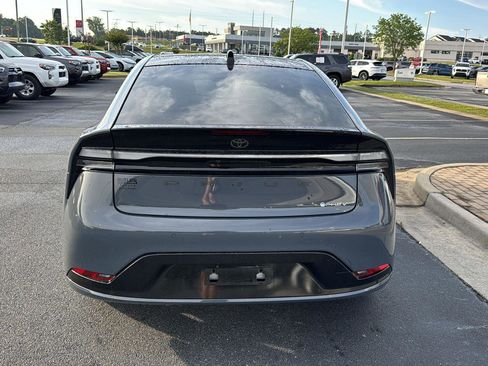 New 2025 Toyota Prius Plug-In Hybrid image 4