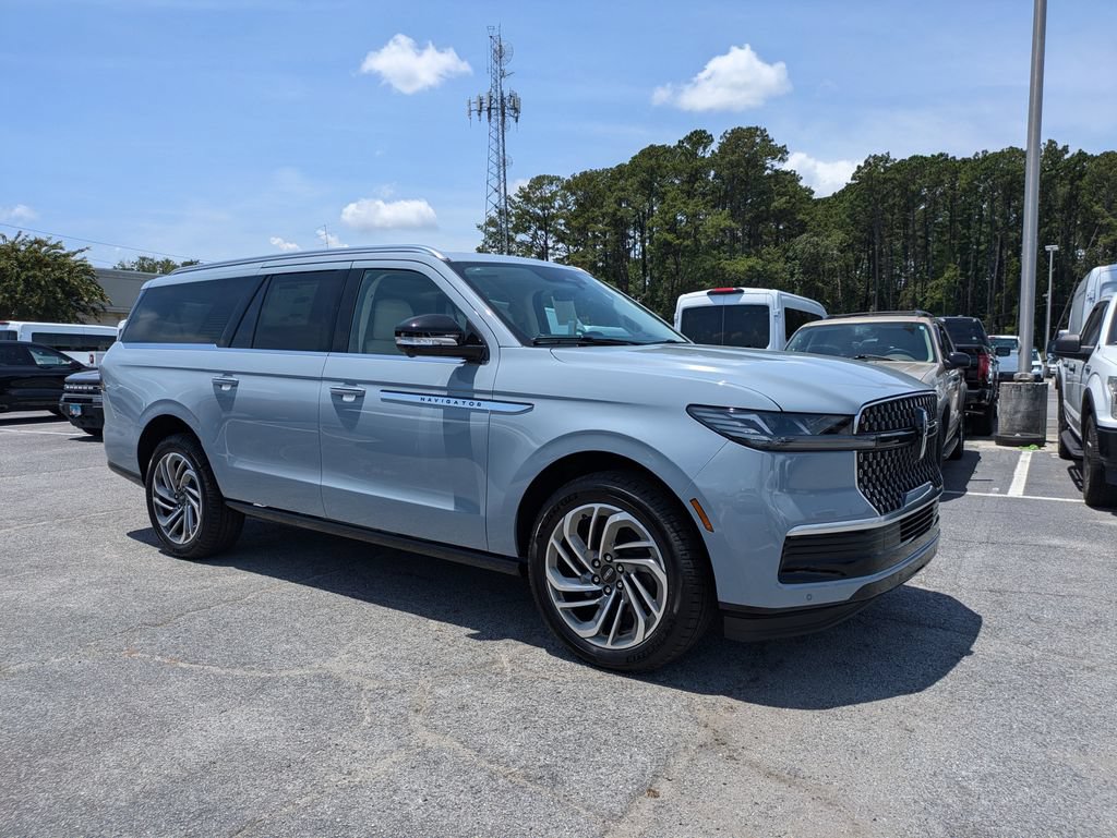 New 2027 Lincoln Navigator L Reserve AWD/4WD image 2