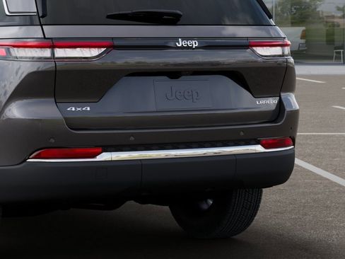 New 2025 Jeep Grand Cherokee 4WD image 13