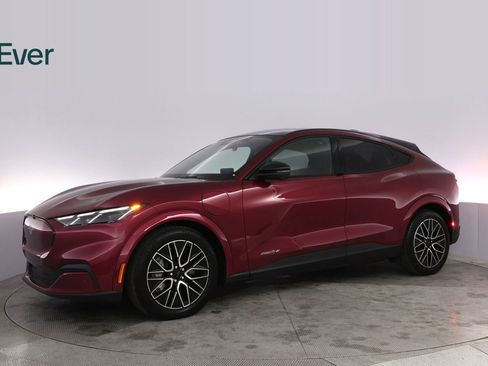 Used 2025 Ford Mustang Mach-E Premium image 18