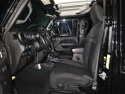 Used 2023 Jeep Wrangler Unlimited w/ Cold Weather Group AWD/4WD image 8