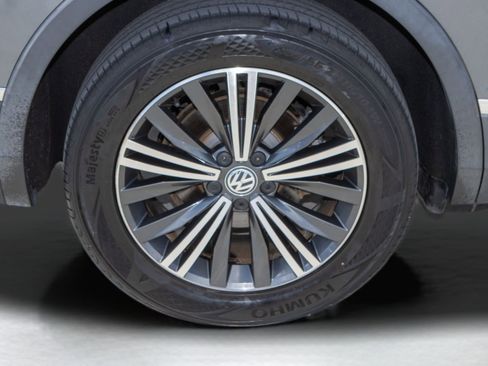 Used 2019 Volkswagen Tiguan SEL image 39