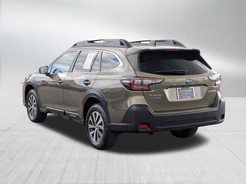 Used 2024 Subaru Outback Premium AWD/4WD image 3