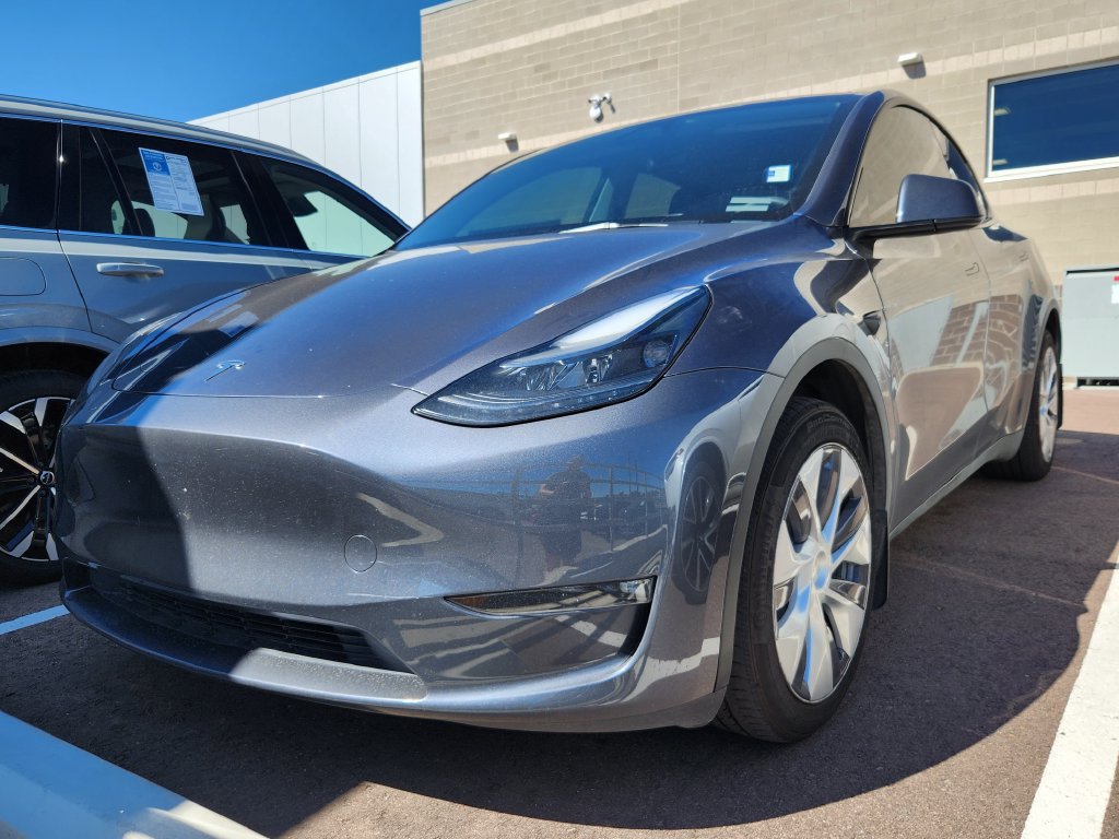 Used 2023 Tesla Model Y Long Range AWD/4WD image 3
