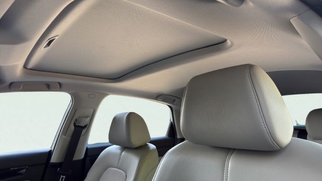 Used 2024 Honda Civic EX-L image 15