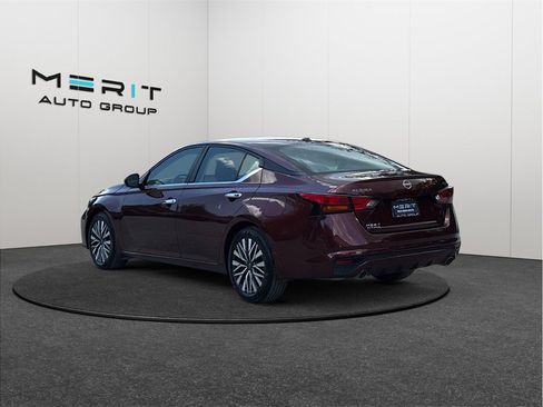 Used 2024 Nissan Altima 2.5 SV w/ SV Premium Package FWD image 7