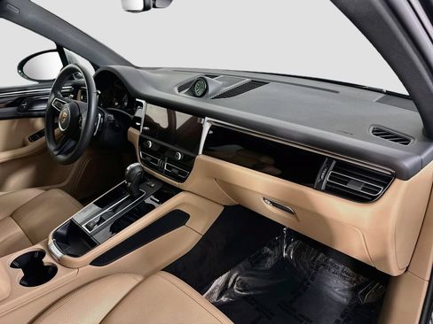 Certified 2026 Porsche Macan AWD/4WD image 31