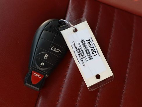 Used 2014 Dodge Challenger R/T RWD image 30