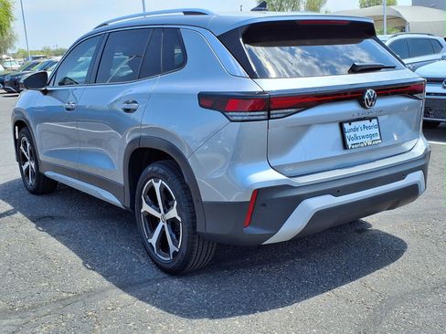 New 2026 Volkswagen Tiguan SE FWD image 3
