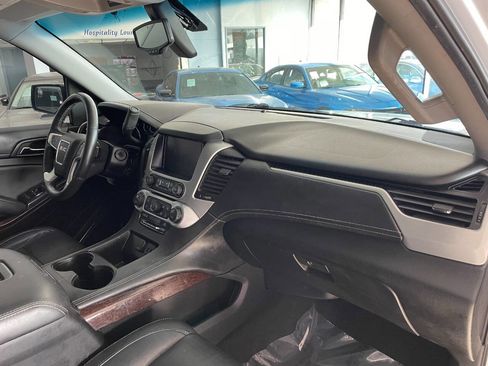 Used 2016 GMC Yukon XL SLE w/ Convenience Package image 34