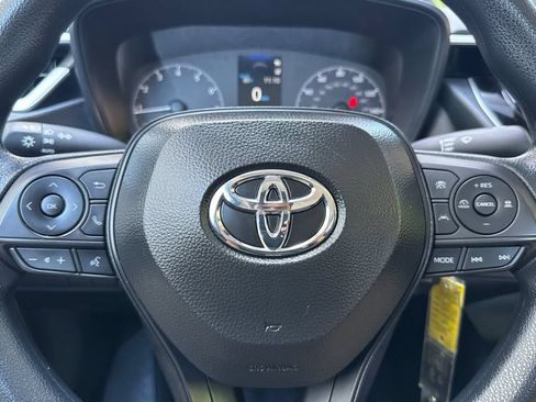 Certified 2025 Toyota Corolla LE FWD image 21